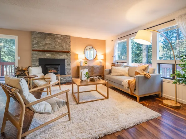 16879 Elsinore Rd, Bend, OR 97707