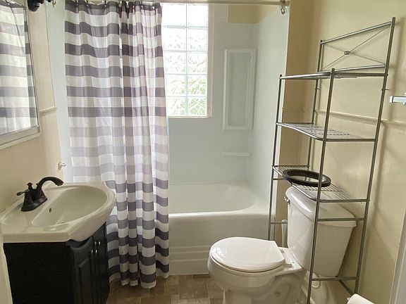 2nd image of 3007 Penn St #1/2