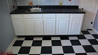 5th image of 406 Warfield Ave