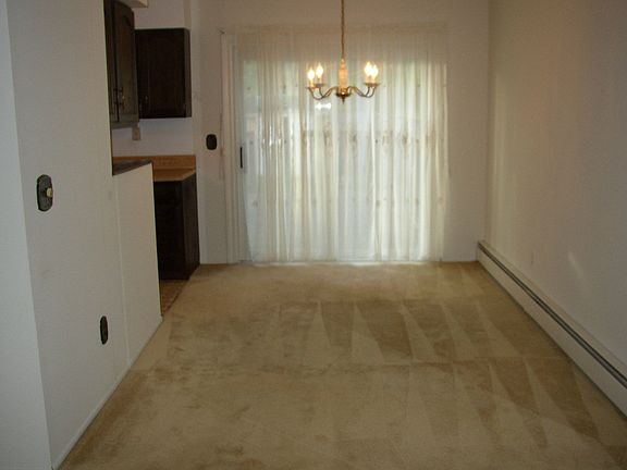 3rd image of 12 Federal Ln