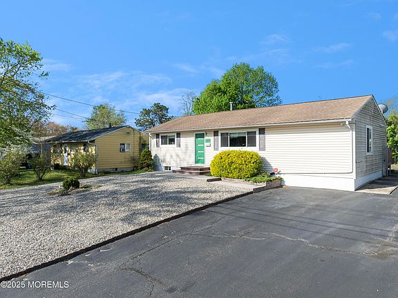 3rd image of 27 Baylor Street