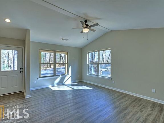 2nd image of 1385 Villa Dr #487