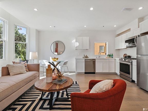 4th image of 3036 Fulton St #4