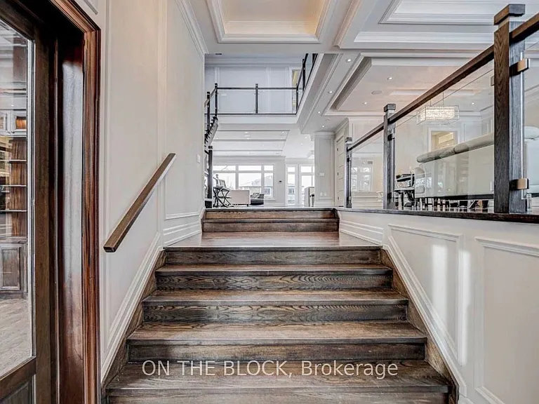 408 Connaught Ave — Photo 3