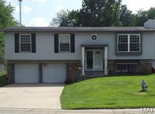 8 Victoria Sq, Saint Peters, MO 63376