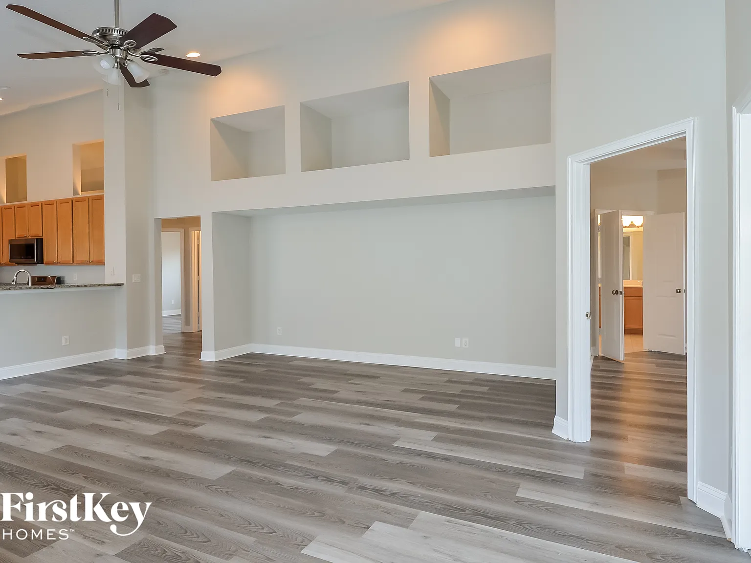4 bed, 2.0 bath, 2104 sqft, $3,100 — Photo 3