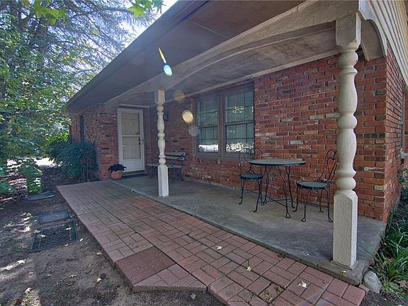 5th image of 2412 Calvin Dr