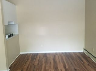 1230C Sanpat Ln APT 1, Carbondale, IL 62902