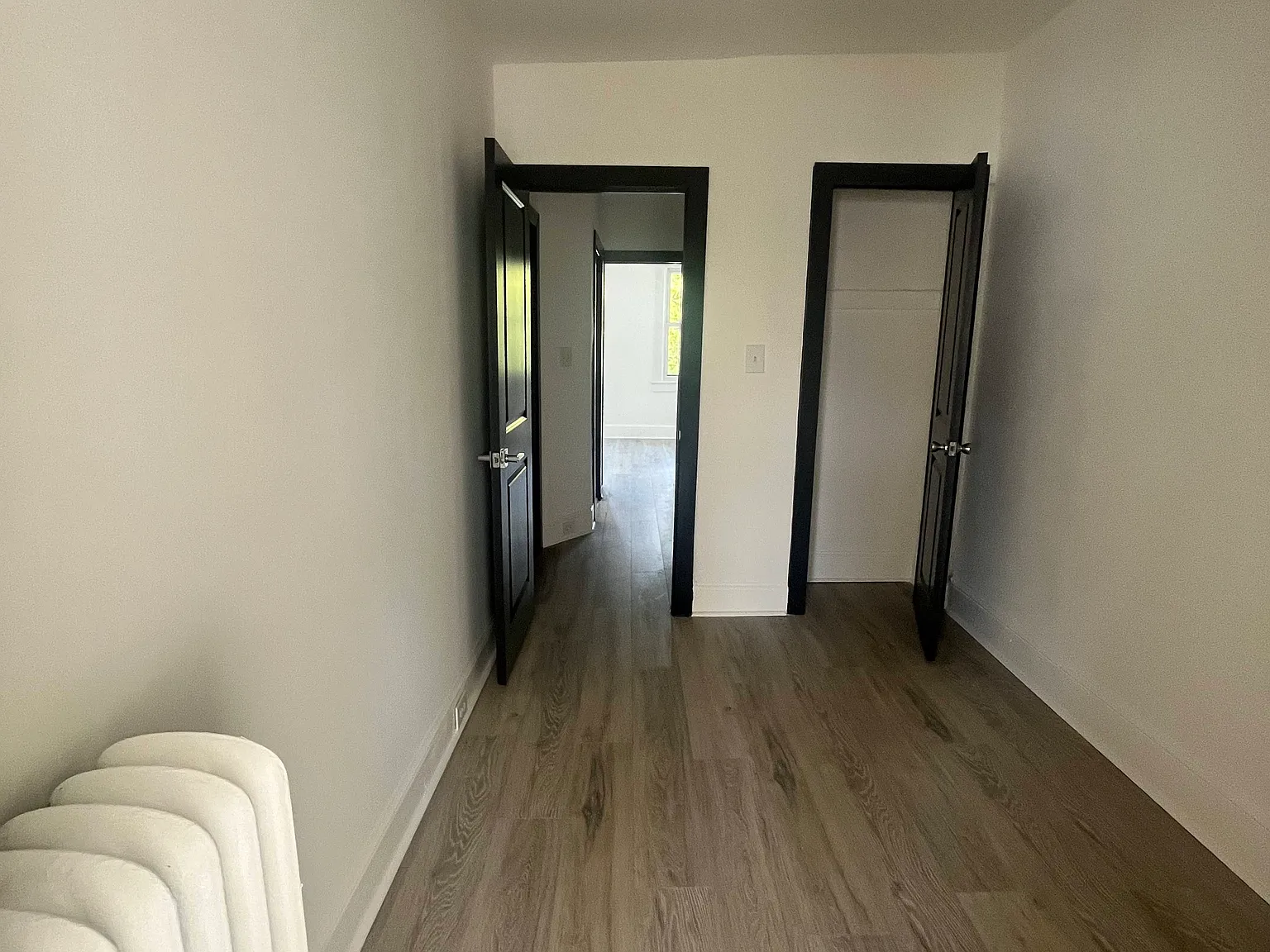 5 bed, 1380 sqft, $1,100 — Photo 3