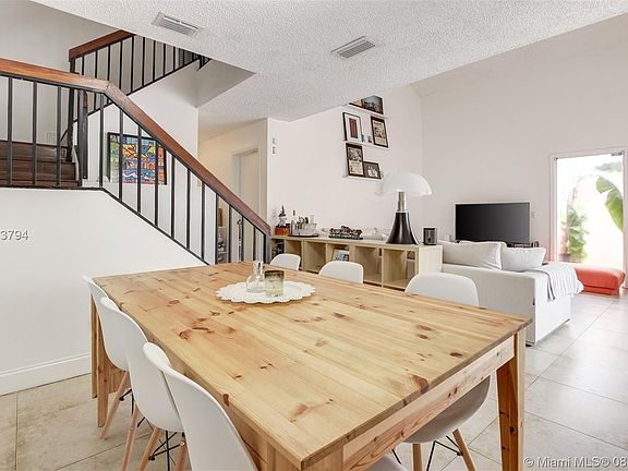 4th image of 20944 Bay Ct
