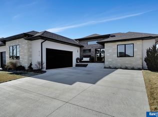 8119 S 97th St, Lincoln, NE 68526