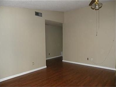 4th image of 1744 Waudman Ave