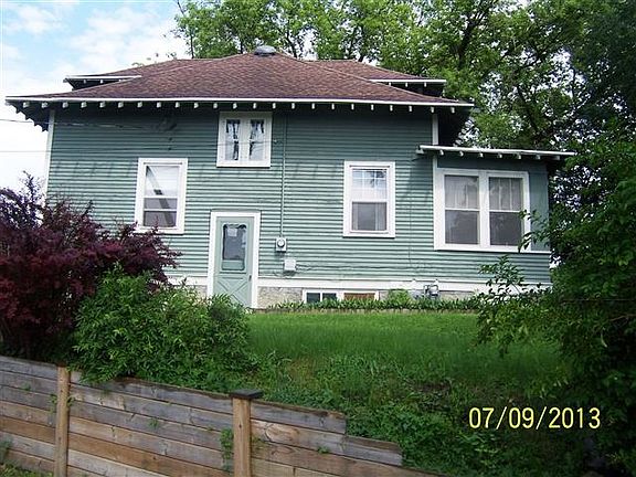 3rd image of 204 W Lake St