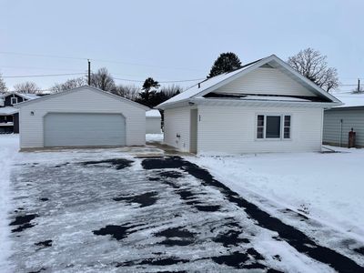 204 Benton St E, Le Roy, MN, 55951