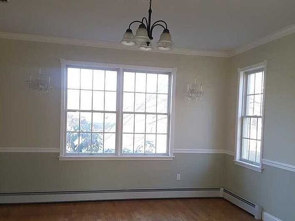5th image of 115 Denniston Dr