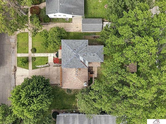 4th image of 722 Forest Ave