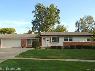 23846 Linne St, Clinton Township, MI 48035