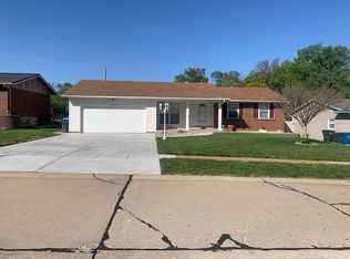 2205 Bienville Dr, Florissant, MO 63031