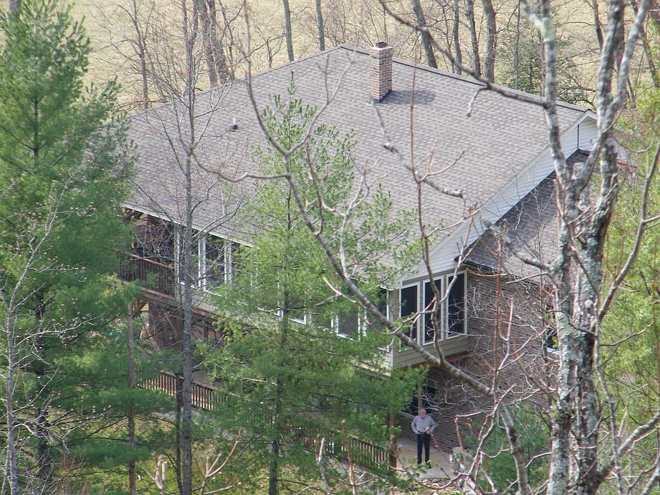 Duplex backs up on South Mountains State Park and the Henry River. Furnished or unfurnished.