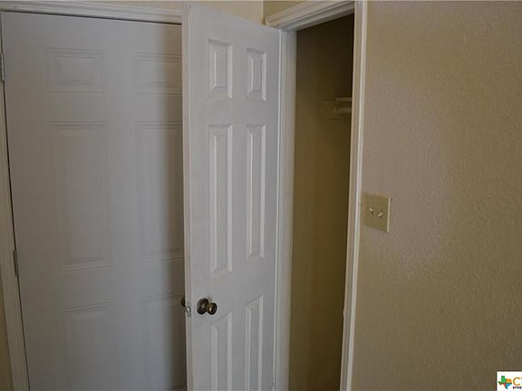 3rd image of 2404 Pixton Dr