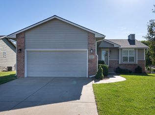 1617 N McRae Ct, Goddard, KS 67052