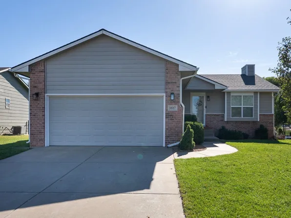 1617 N McRae Ct, Goddard, KS 67052