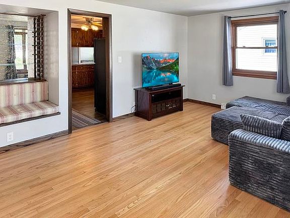3rd image of 208 State St