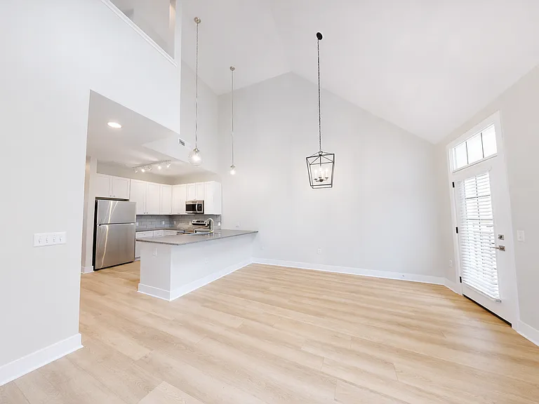 Parkview at Spring Hill Apartments — Photo 9