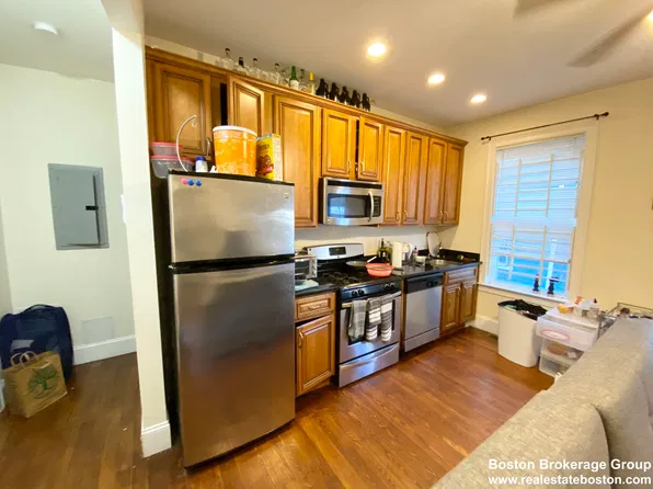 178 Hillside St, Roxbury Crossing, MA