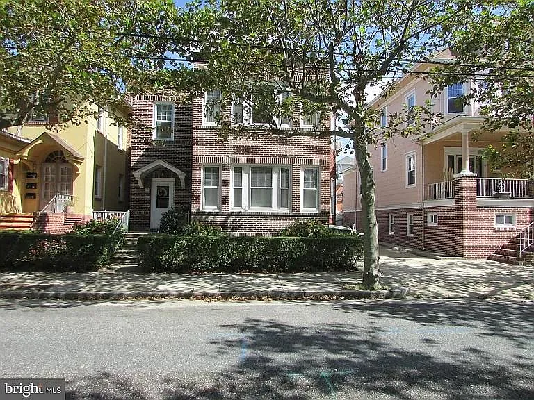 11 S Richmond Ave - Garage R — Photo 2