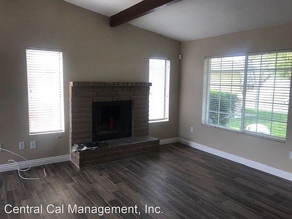 2nd image of 8919 Lanora Ave