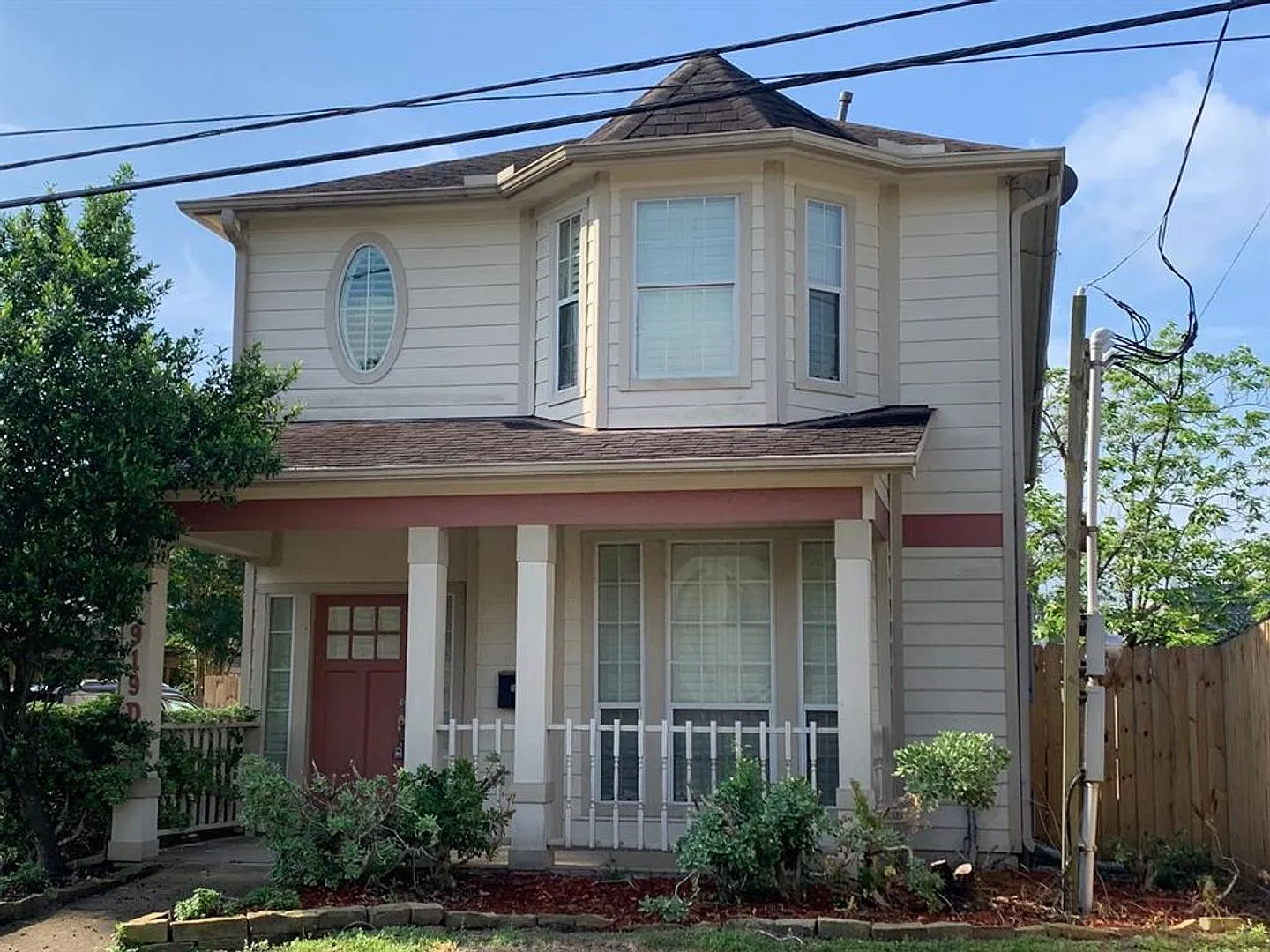 3 bed, 2.5 bath, 2575 sqft, $2,948 — Photo 1