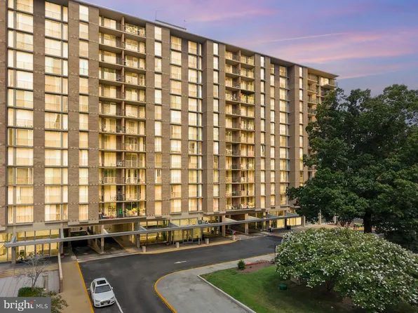 4600 S Four Mile Run Dr APT 707, Arlington, VA 22204