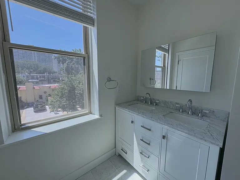 2013 Green St #2 — Photo 31