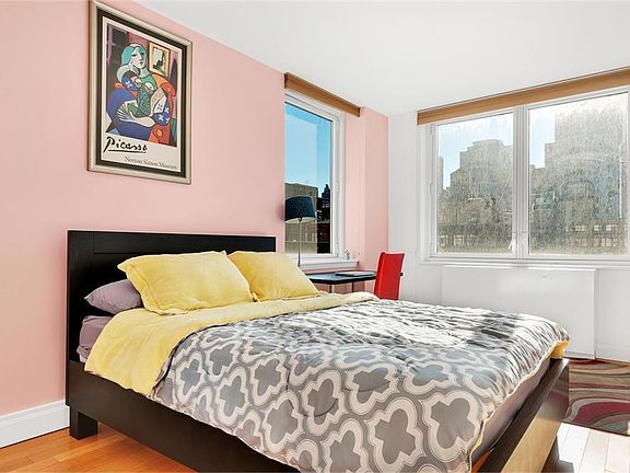 3rd image of 211 E 46th St #22F