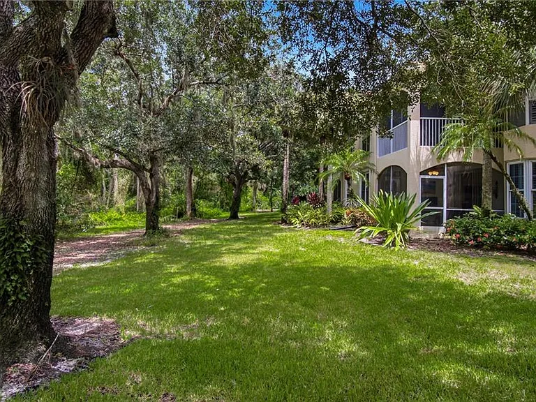 77 Silver Oaks Cir #8102 — Photo 24