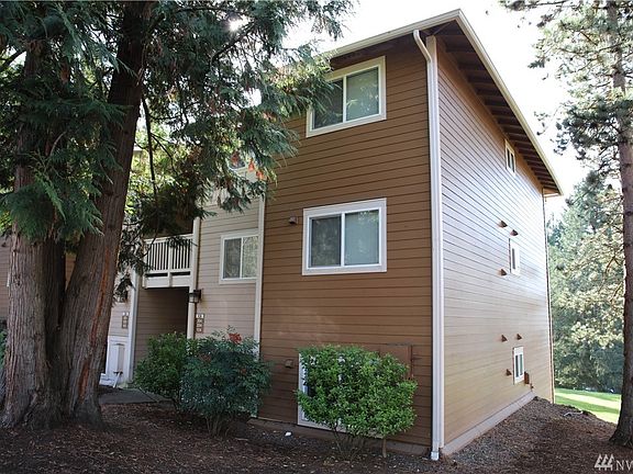 2nd image of 14225 NE 181st Pl APT Q104