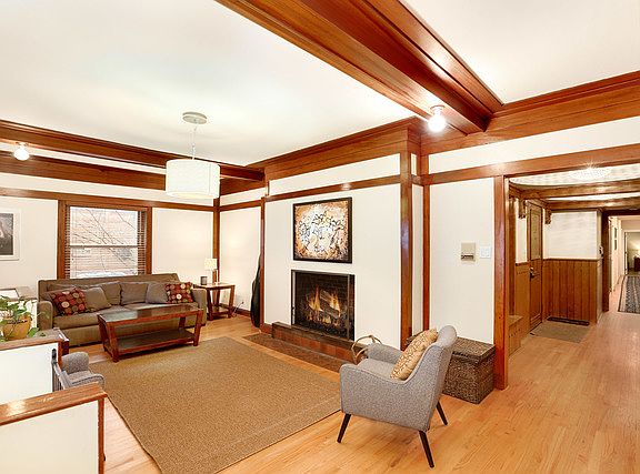 5th image of 955 W Carmen Ave APT 1A