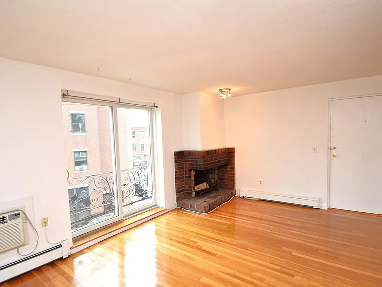 135 Inman St #12 — Photo 6