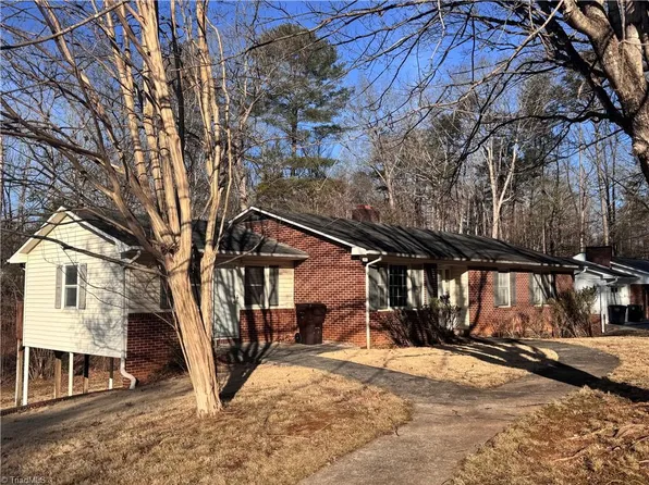 229 Woodland Dr, Elkin, NC 28621