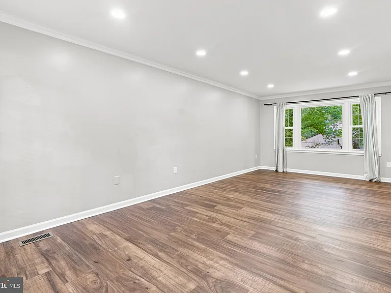 11414 Bronzedale Dr — Photo 24