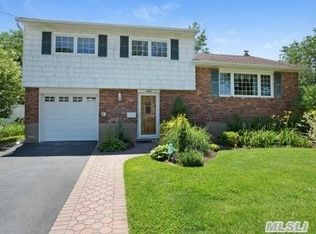 2668 Bayview Ave, Merrick, NY 11566