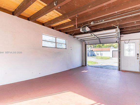 5th image of 7349 Pine Valley Dr