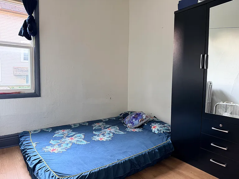 634 E Ferry St #1 — Photo 5
