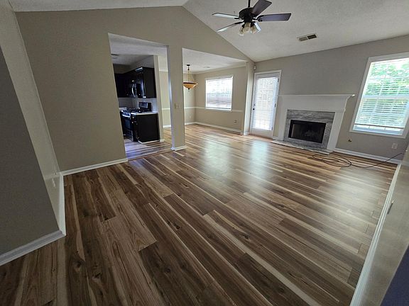 3rd image of 440 Amelia Grove Ln