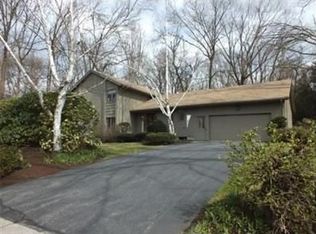 75 Brooks Rd, Longmeadow, MA 01106