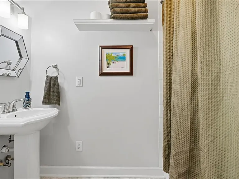 1737 Kinsmon Cv — Photo 33