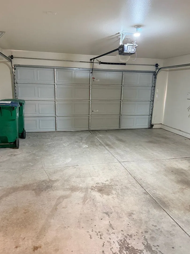 299 Gramercy Lane - Available Now!! — Photo 3
