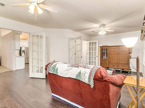 5th image of 2085 Dovefield Dr