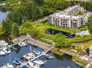 6121 NE 175th St APT C203, Kenmore, WA